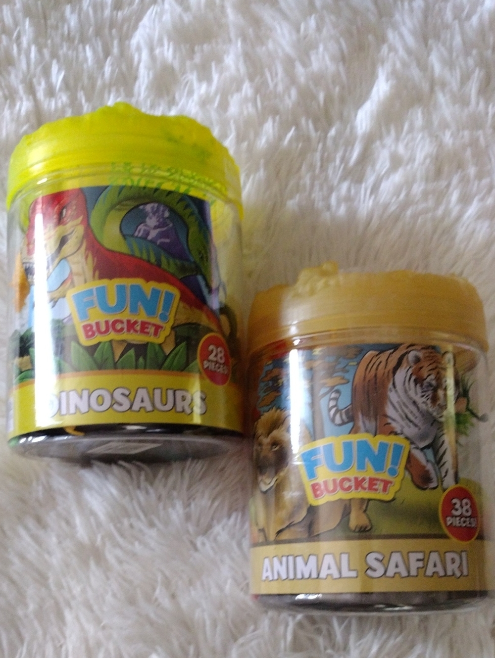 Kids Toy Set - Yellow Lid Dinosaur & Animal Safari Inc Both